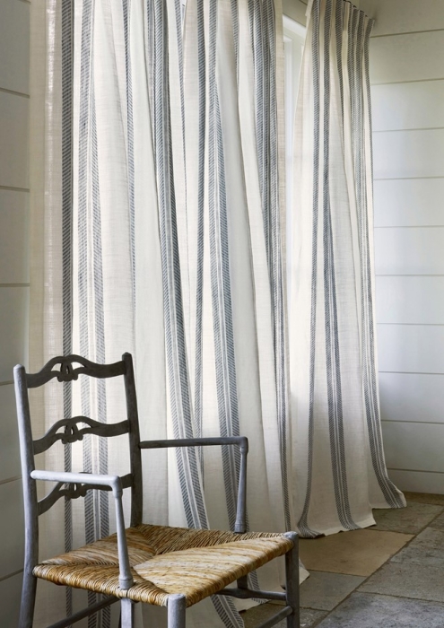 Colefax and Fowler Tansy Stripe Leinen in old blue